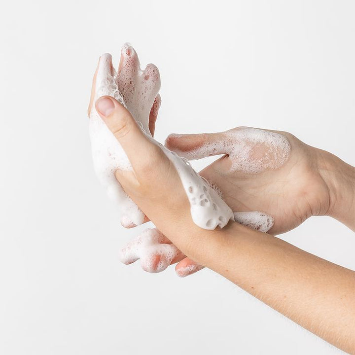 SKOON. Oh So Bubbly Soothing Cloud Cleanser for Sensitive Skin