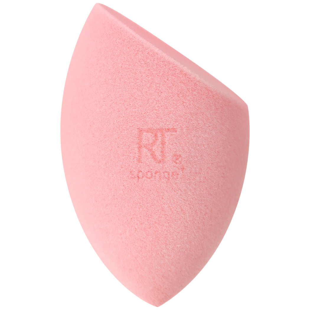 Real Techniques Miracle Powder Sponge for Oily Skin Application